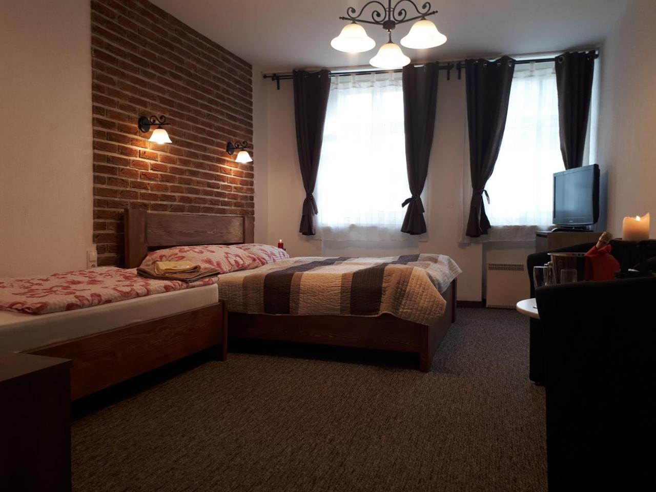 Penzion - Restaurant U Zamku Bečov nad Teplou Eksteriør bilde