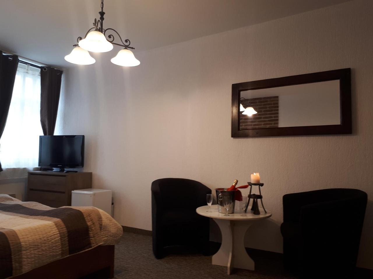 Penzion - Restaurant U Zamku Bečov nad Teplou Eksteriør bilde