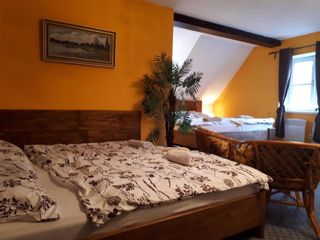Penzion - Restaurant U Zamku Bečov nad Teplou Eksteriør bilde