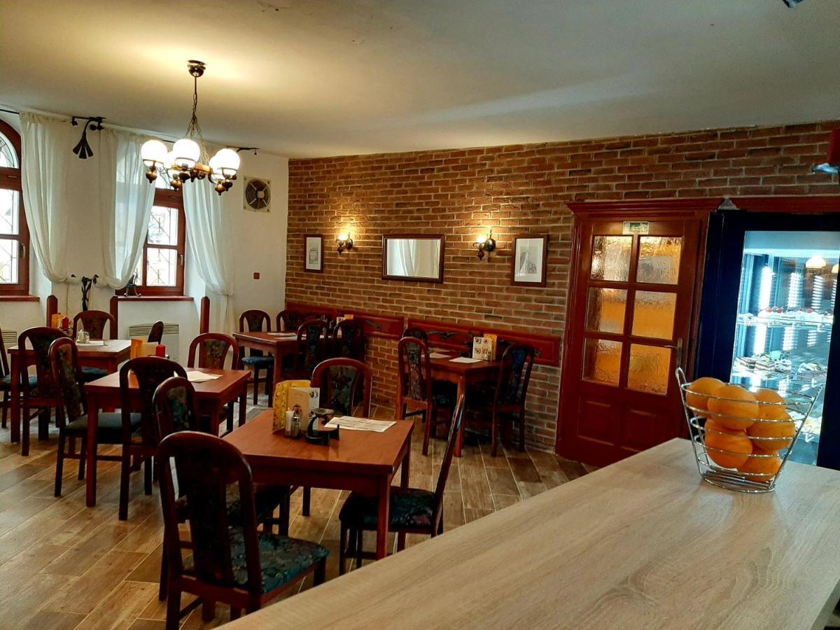 Penzion - Restaurant U Zamku Bečov nad Teplou Eksteriør bilde