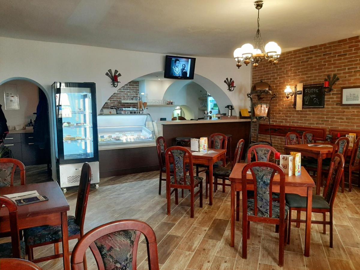 Penzion - Restaurant U Zamku Bečov nad Teplou Eksteriør bilde